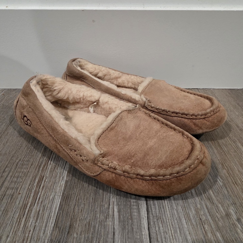 Ugg Ansley Moccasins Womens Size 9‎ Tan Shearling Slippers Cozy